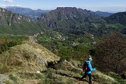 50 Scendiamo la cresta con vista in Val Taleggio ed oltre